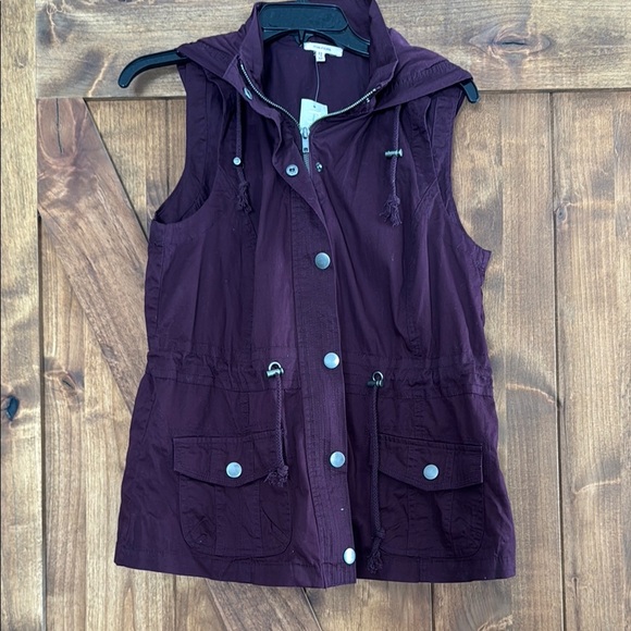 Maurice’s Purple Zip Up Hooded Vest‎ Women’s Medium NWT - Picture 1 of 4